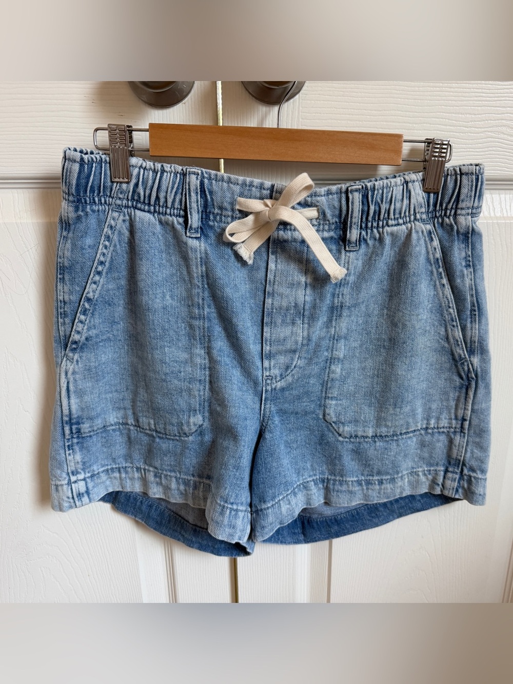 GAP  pull on Denim Drawstring Women’s Shorts